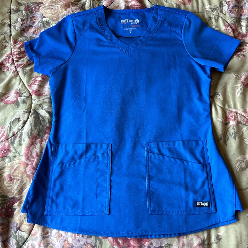 Grey's Anatomyby STRETCH Emma Women's 4-Pocket V-Neck Scrub Top royal blue